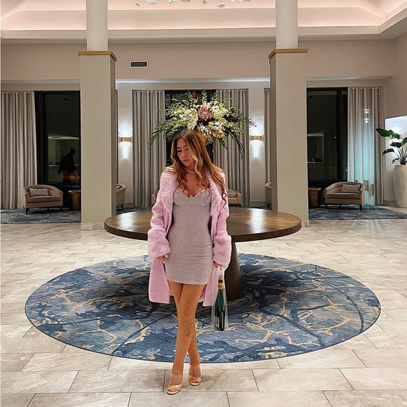 Emily Rouge - Picture 2 of 3